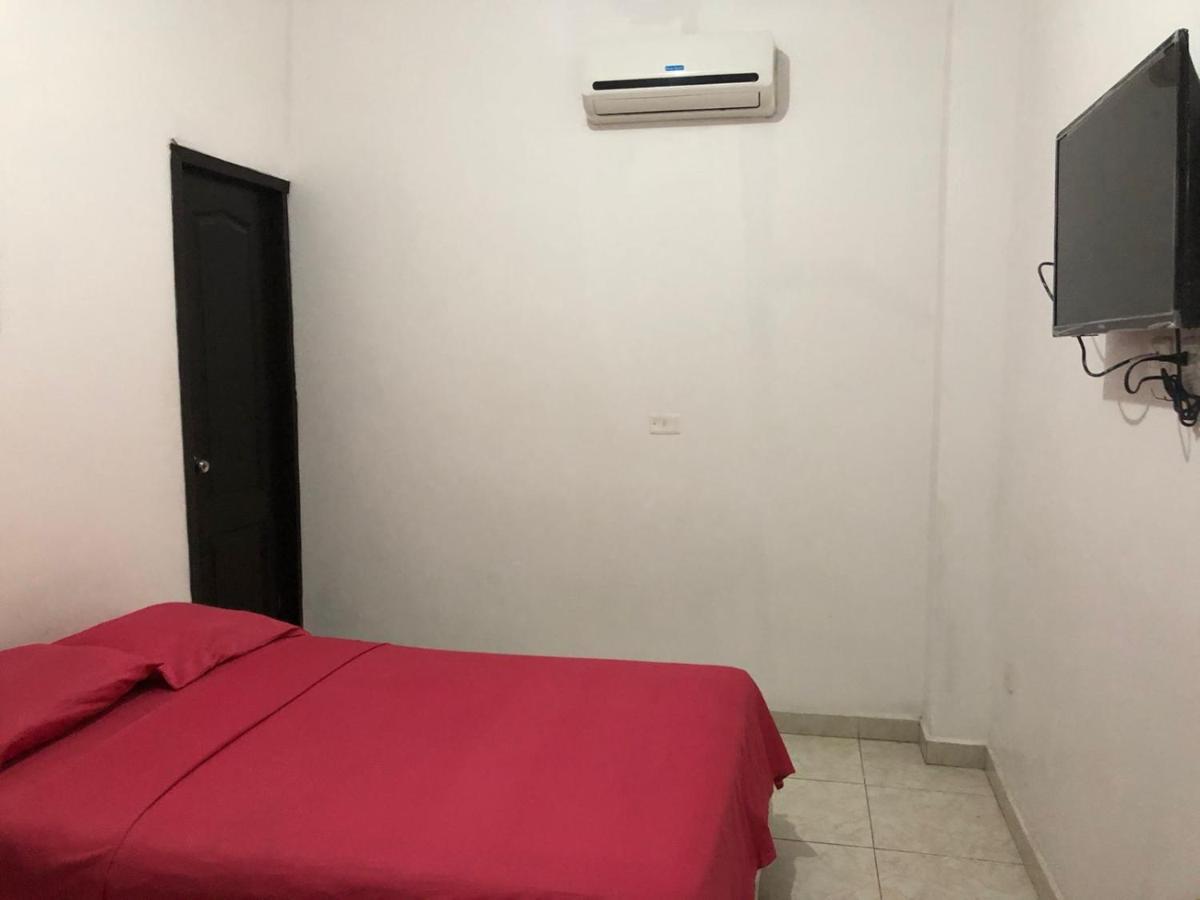 مانتا Hostal Playa Imperial المظهر الخارجي الصورة