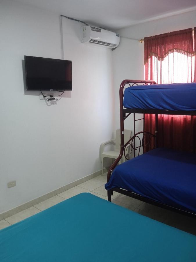 مانتا Hostal Playa Imperial المظهر الخارجي الصورة
