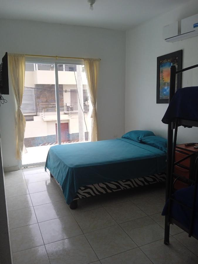 مانتا Hostal Playa Imperial المظهر الخارجي الصورة