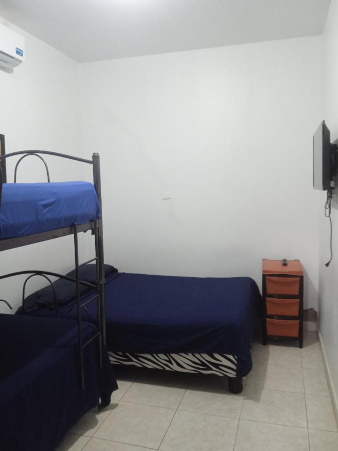 مانتا Hostal Playa Imperial المظهر الخارجي الصورة